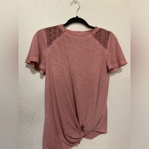 “”super cute blouse! dusty pink with lace details!””